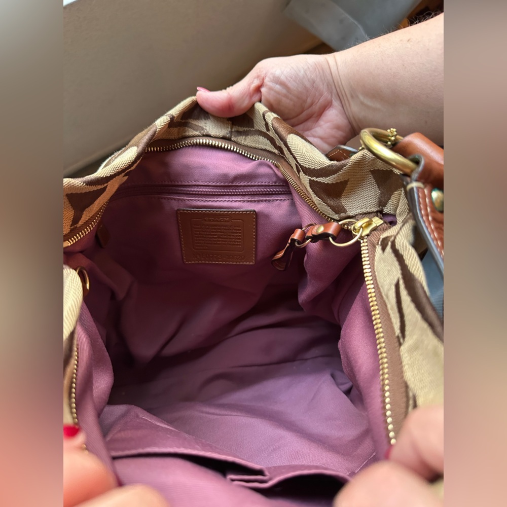 Signature  Coach hobo tote Brown Shoulder Bag - Picture 5 of 9